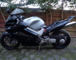 VFR800 04 